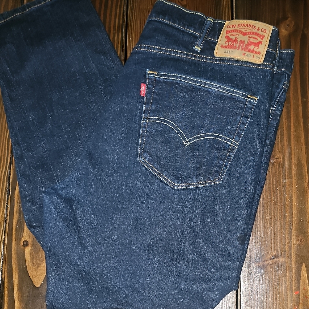 Levi's Classic Blue Straight Jeans Iconic Design‎